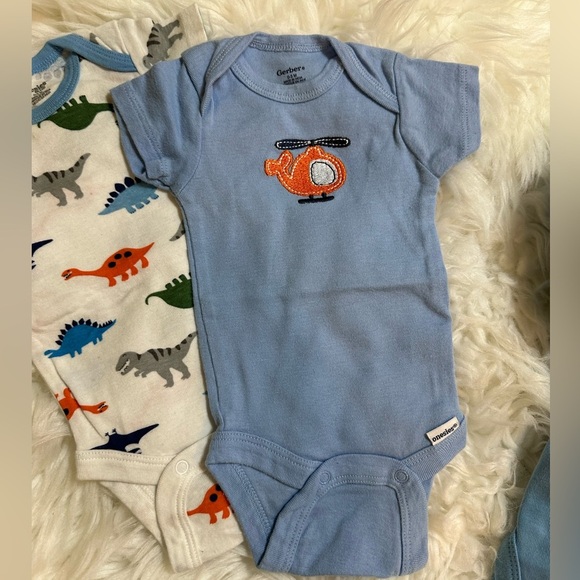 Baby Boy 0-3 months onesies bodysuit lot - Picture 5 of 6